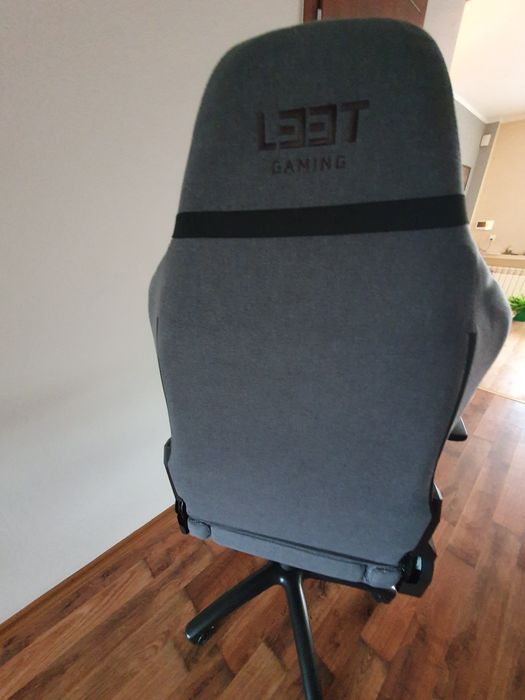Fotel Gamingowy na kółkach