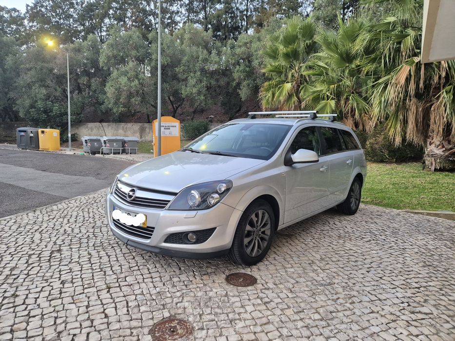 Opel astra 1.7 cdti 125 cv Nacional — photo 2