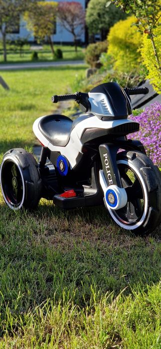 Motorek na akumlator