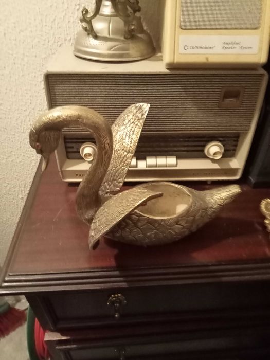 Vendo rádios e artigos antigos,uma questão de vir ver