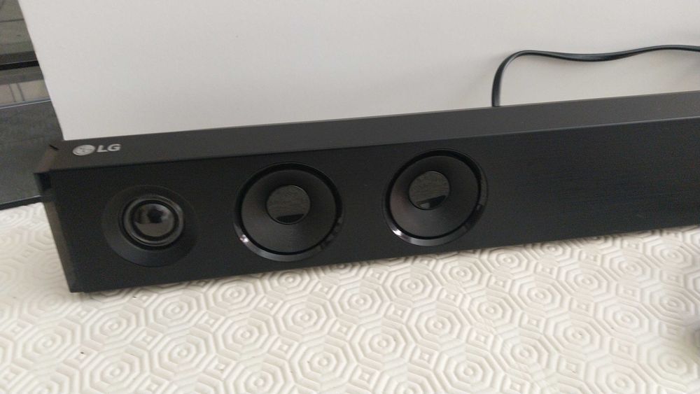 LG Sound Bar - Modelo SK1D