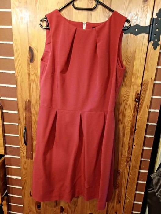 Sukienki wizytowe i nie tylko