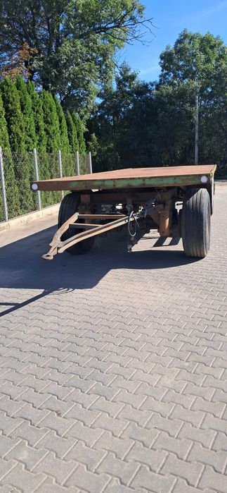Przyczepa laweta do bel slomy
