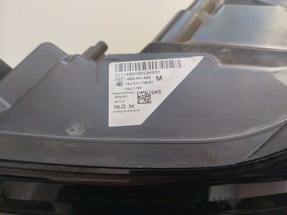 Передня Ліва Фара галогенна на Ауді а6с7