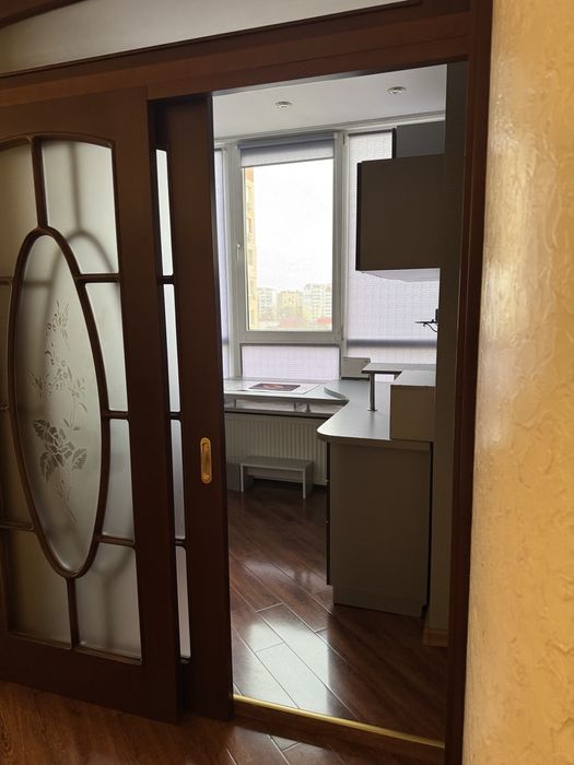 Сдам 4-х комнатную квартиру 150 м кв в кирпичном доме на ул. Тополевая