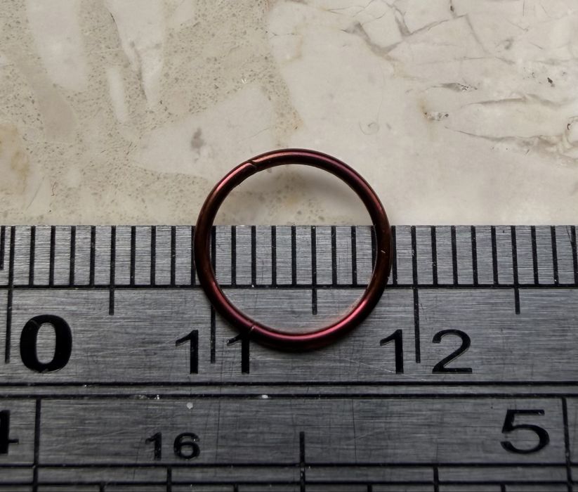 Unisex kolczyk 8 mm piercing 20 G kółko segment tytan