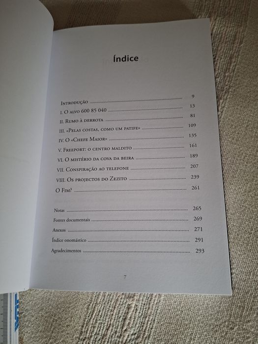 Cercado livro sobre José Sócrates