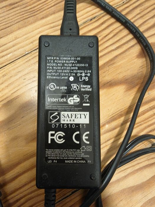 Carregador output 12V , 2.5A