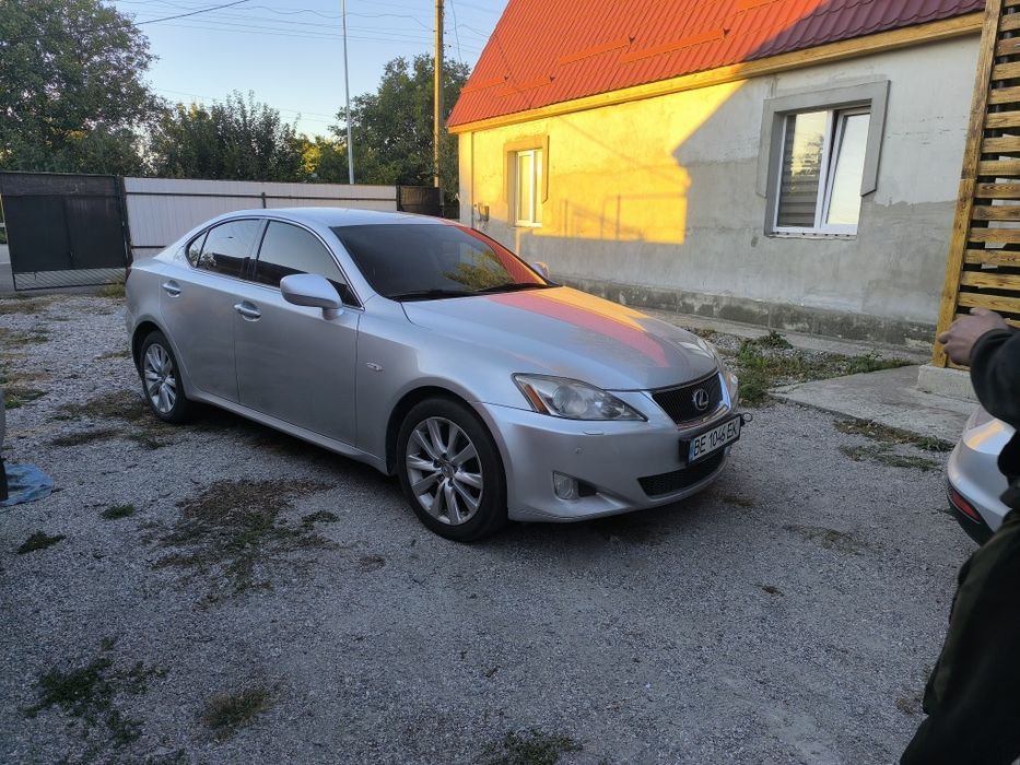 Авто Lexus is 220