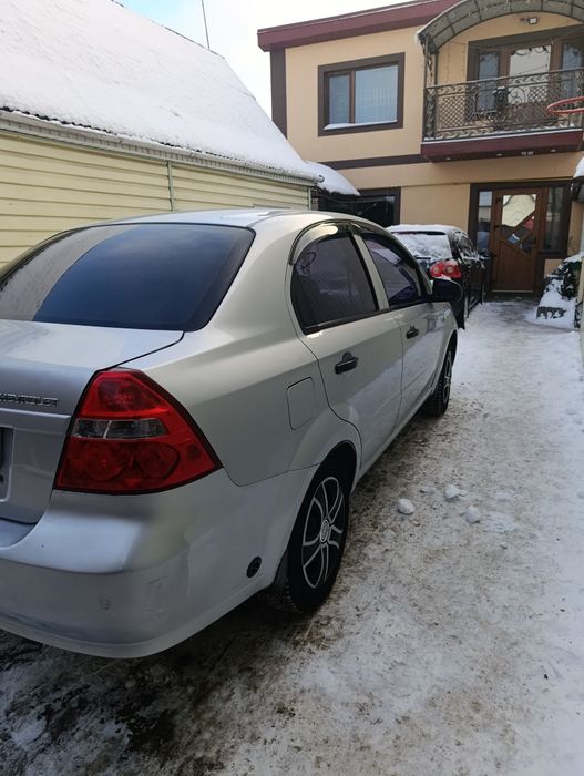 Шевроле авео 2008рік . Газ бензин.