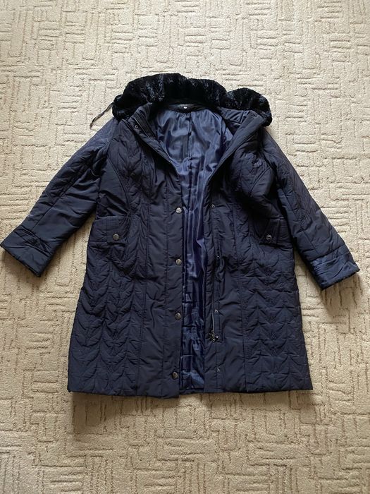 Пальто жіноче тонке синтіпонове. Розмір 60