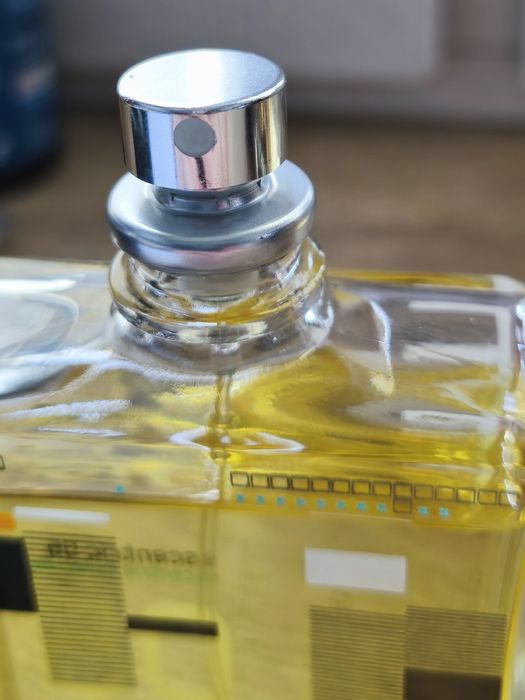 Escentric Molecules Escentric 05