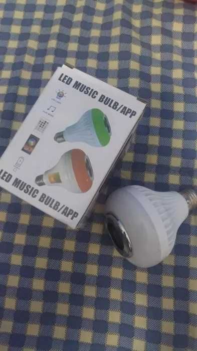 Lâmpada/Coluna Bluetooth