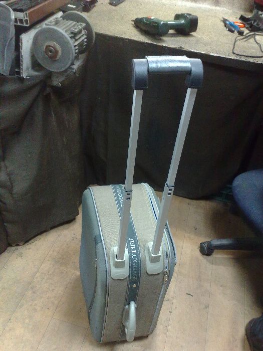 Полноценный, Ремонт Чемоданов Сумок Портфелей..20 лет опыта...