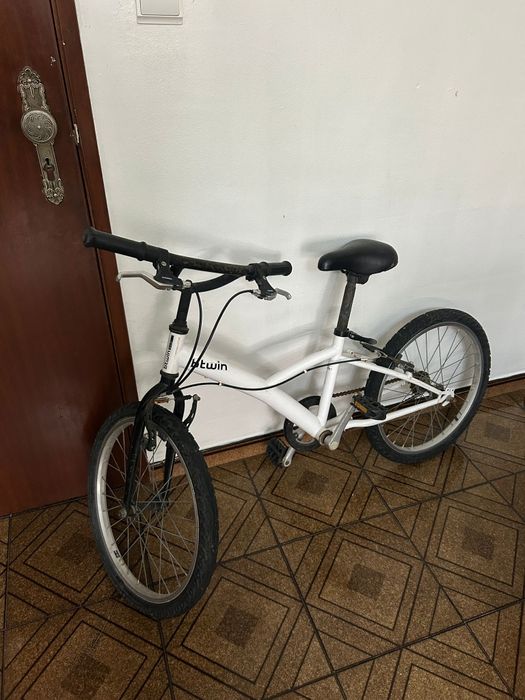 Bicicleta Btwin branca
