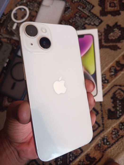 iPhone 14. 1200