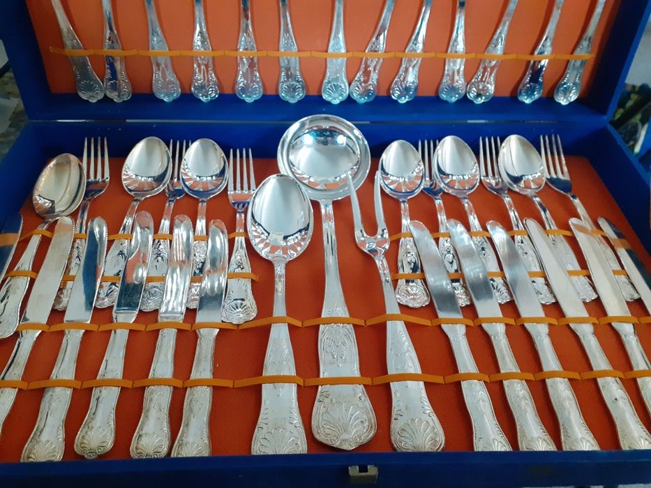 Faqueiro antigo Italiano, 76 peças