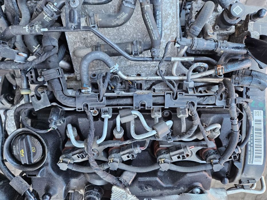 Audi A3 VW Golf Touran Passat Seat Altea 2.0 TDI silnik CFF