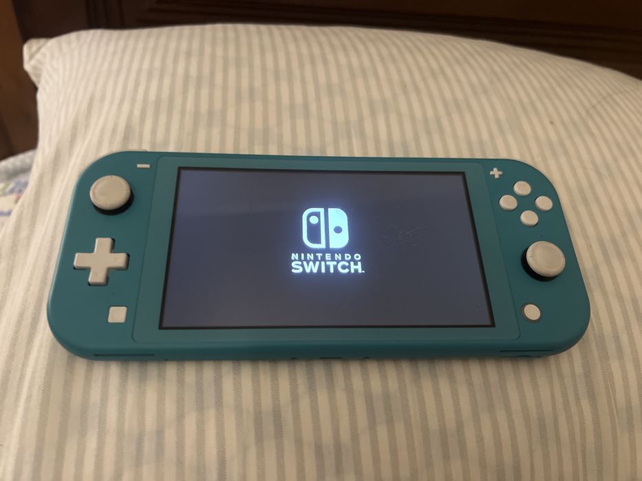 NITENDO SWITCH , desbloqueado e com cartao de   256GB