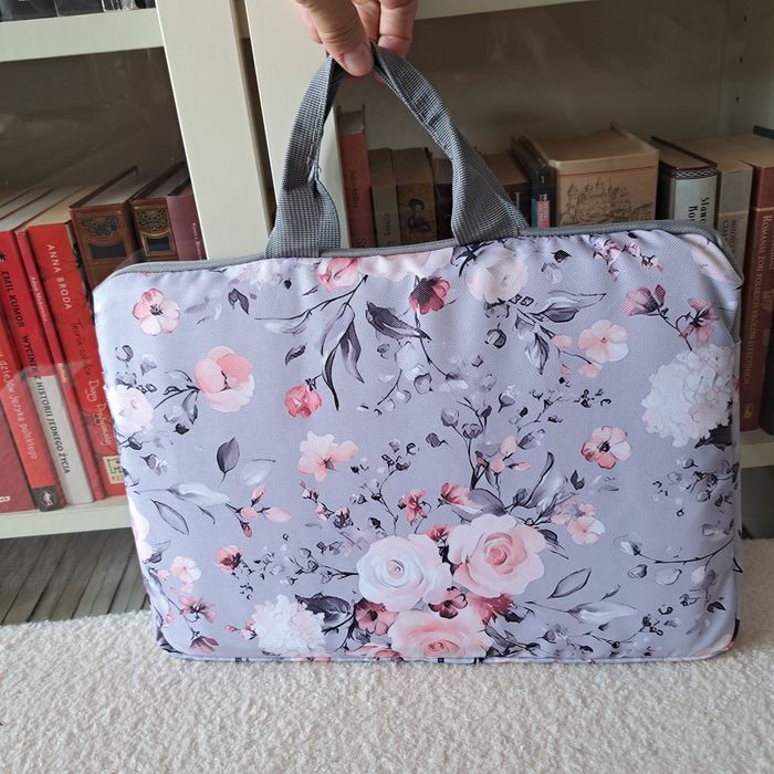 Nowa torba na laptopa I dokumenty