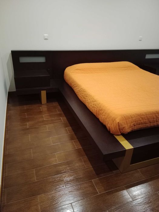 Cama de casal em perfeito estado