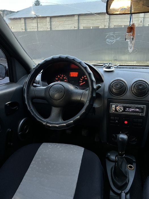 Dacia Logan 2007 року