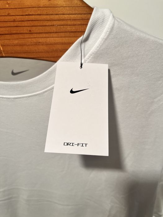 T-Shirt Branca | Nike Dri Fit