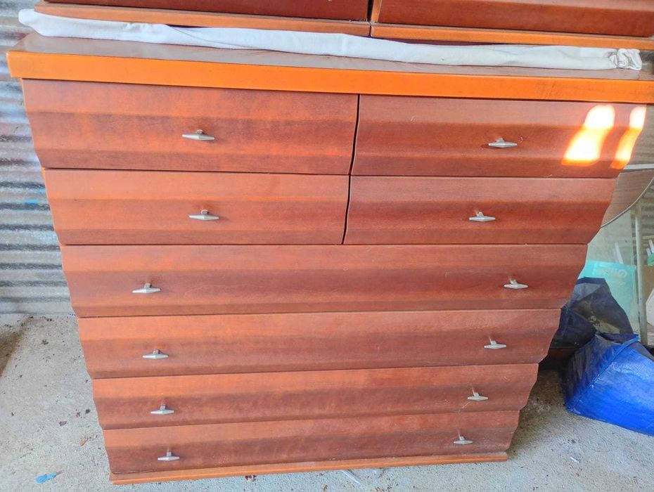Conjunto de Móveis de quarto em Nogueira