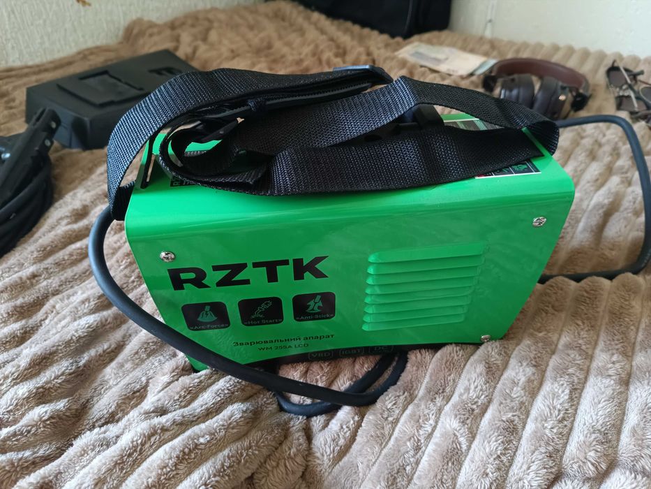 Зварювальний інвертор RZTK WM 255A LCD 20-250A