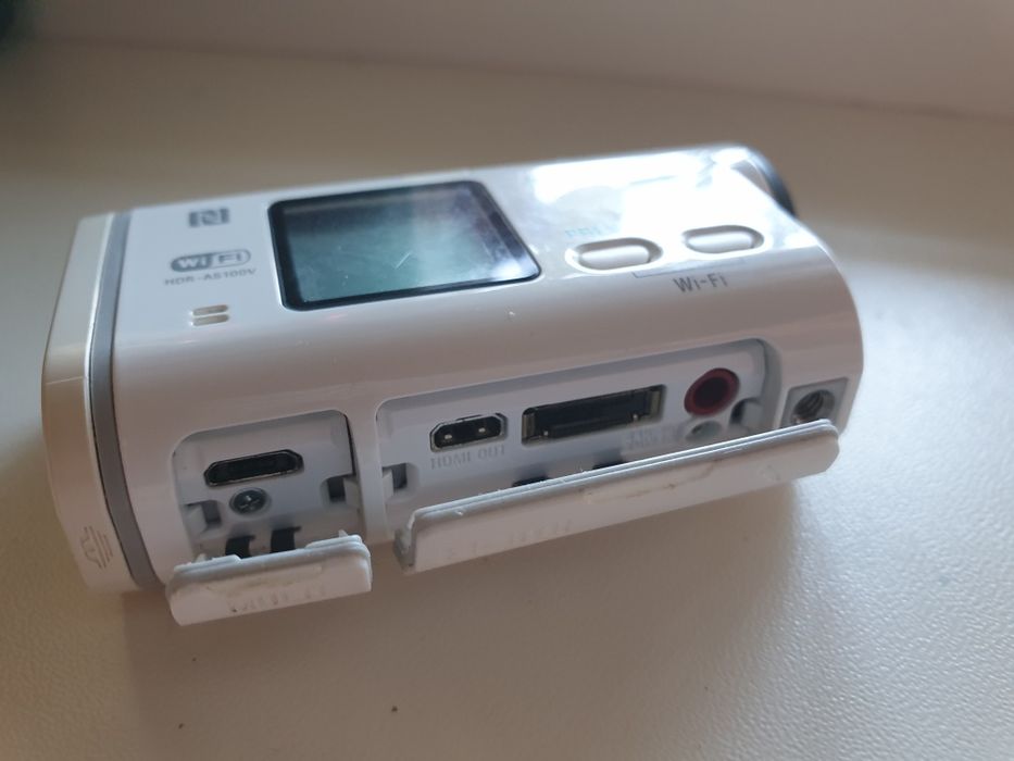 Екшн-камера Sony HDR-AS100V + комплект аксесуарів