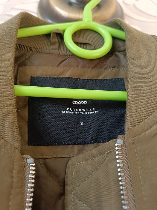 Oliwkowa bomberka kurteczka Cropp r. S
