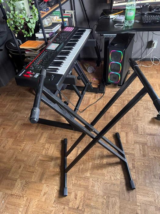 piano stand ajustável Millenium KS-1010 Black como novo