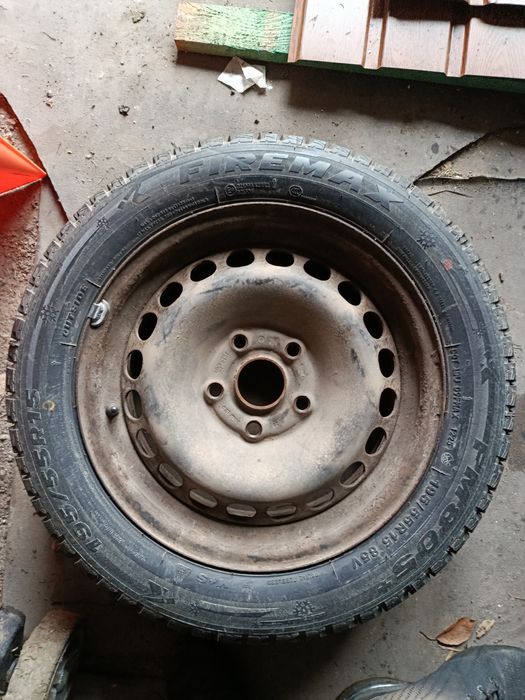 2 Opony zimowe 15  z 2025roku