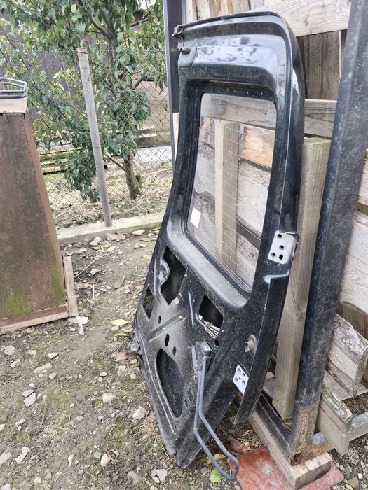 Двері сітроен берлінго