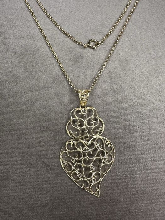 Fio colar com coração de Viana em prata dourada