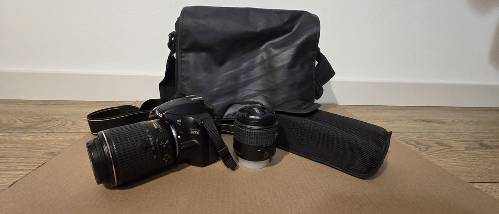 Zestaw fotograficzny Nikon D3200 + 2x Obiektyw VR (18-55 + 55-200) + Lampa + Torba