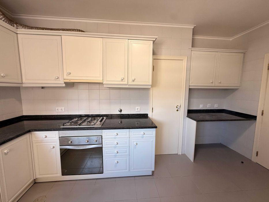 T1 Laranjeiras c/Garagem e Arrecadação - Junto Metro