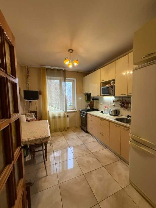 3 комнатная квартира Киев Теремки Дмитра Луценка от собственника