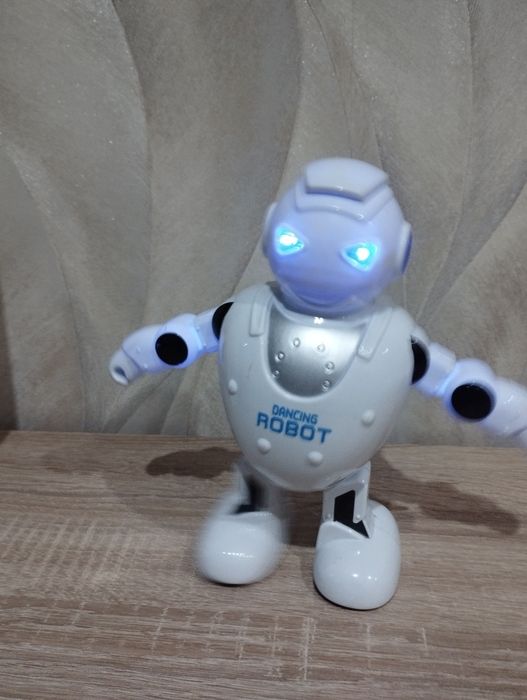 Tańczący robot świeci