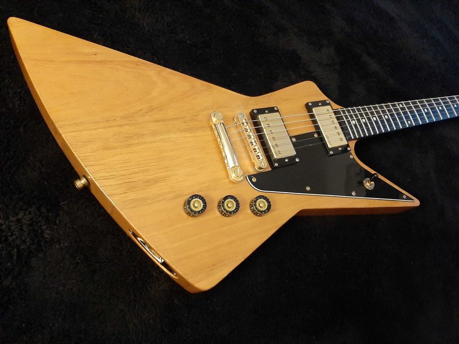 Guitarra Explorer EX 76