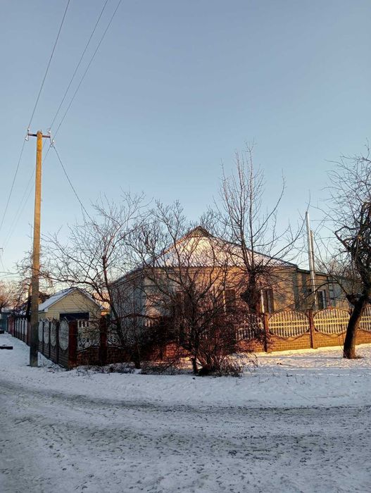 Продаж добротного будинку у центрі м. Гребінка. Державні програми.