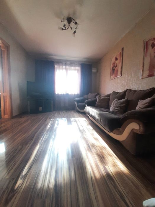 Продам 4-х ком. квартиру 3/10  на 17-ом микрорайоне!