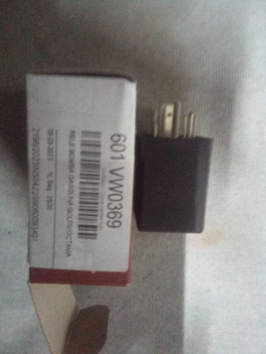 Fechaduras Golf 4 + tubo radiador +relé da bomba de combustível nova