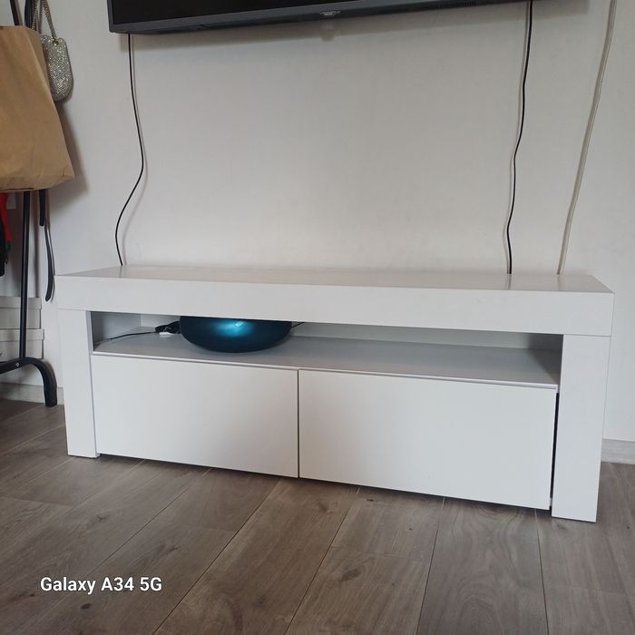 Szafka pod telewizor