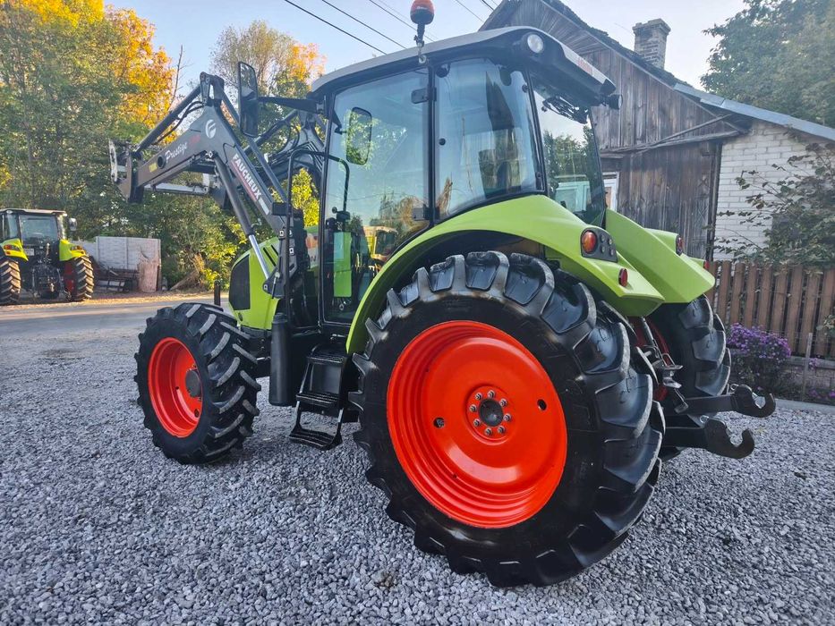 Claas Arion 420