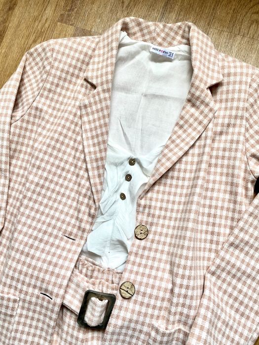 Женский костюм