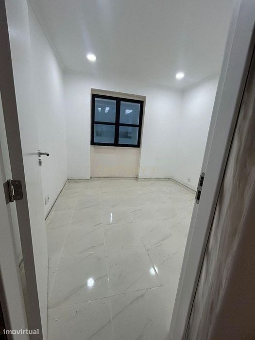 Apartamento T1 Totalmente em remodelação em Benavente