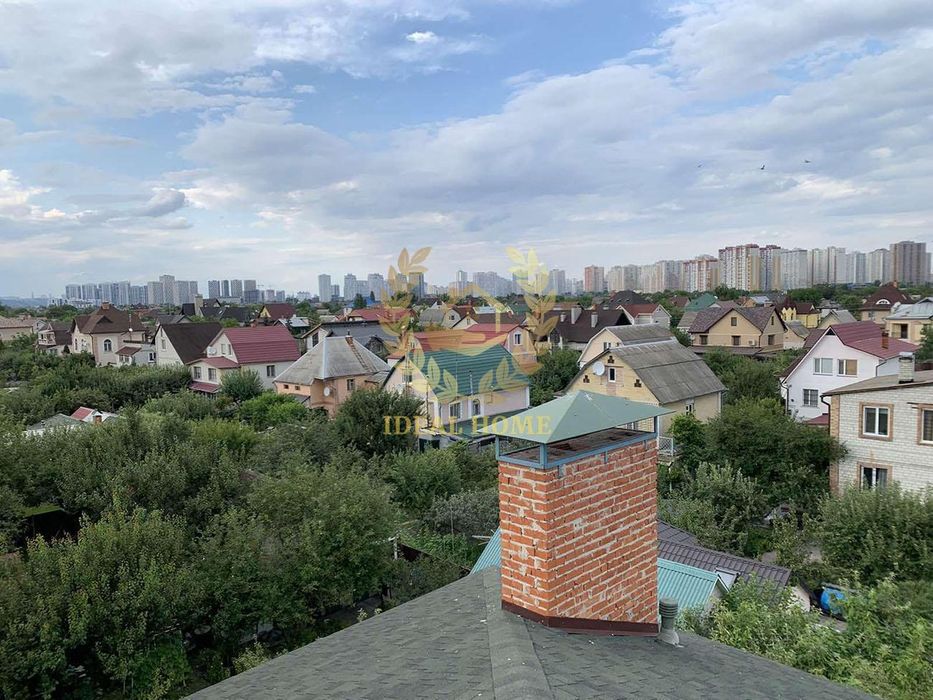 Продається дім біля метро Славутич на березі оз. Мартишів