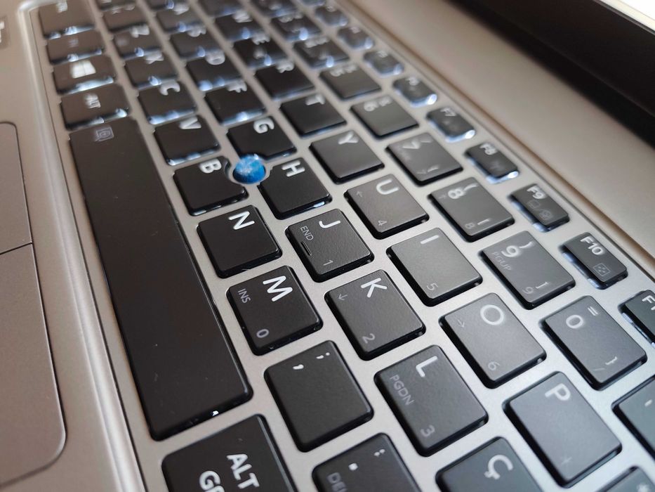 Toshiba Tecra Z40-C - i5-6200U 2.3Ghz + 256SSD + 16GB