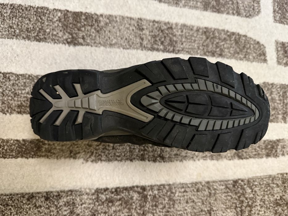 Боти Regata на мембрані.